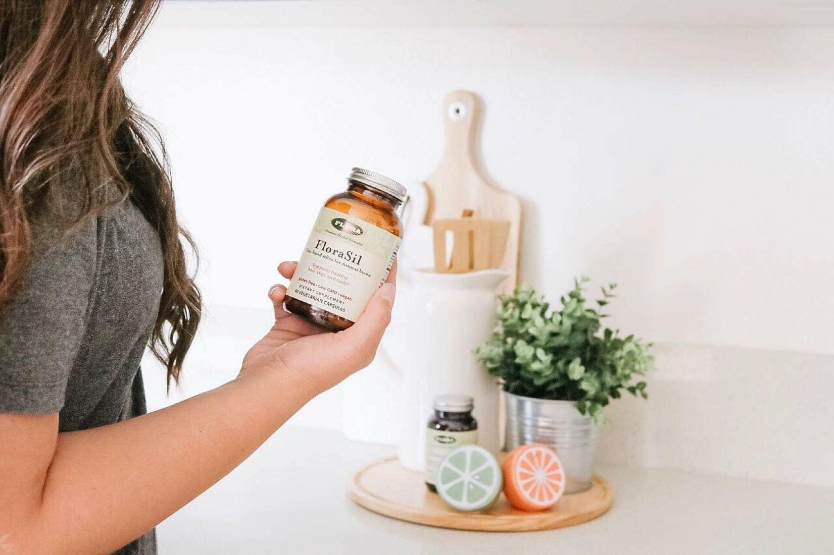 FloraSil uso diario para cabello fuerte y uñas saludables