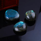 FORBY Labradorita, piedra palma para meditación y equilibrio durante el yoga.