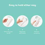 Frida Baby mango ergonómico para verter con facilidad.