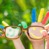 Frienda para lentes de cámara mantiene visibilidad nítida en grabaciones.