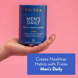 FR!SKA Diario para Hombres: cápsulas en mano para un consumo cómodo diario.