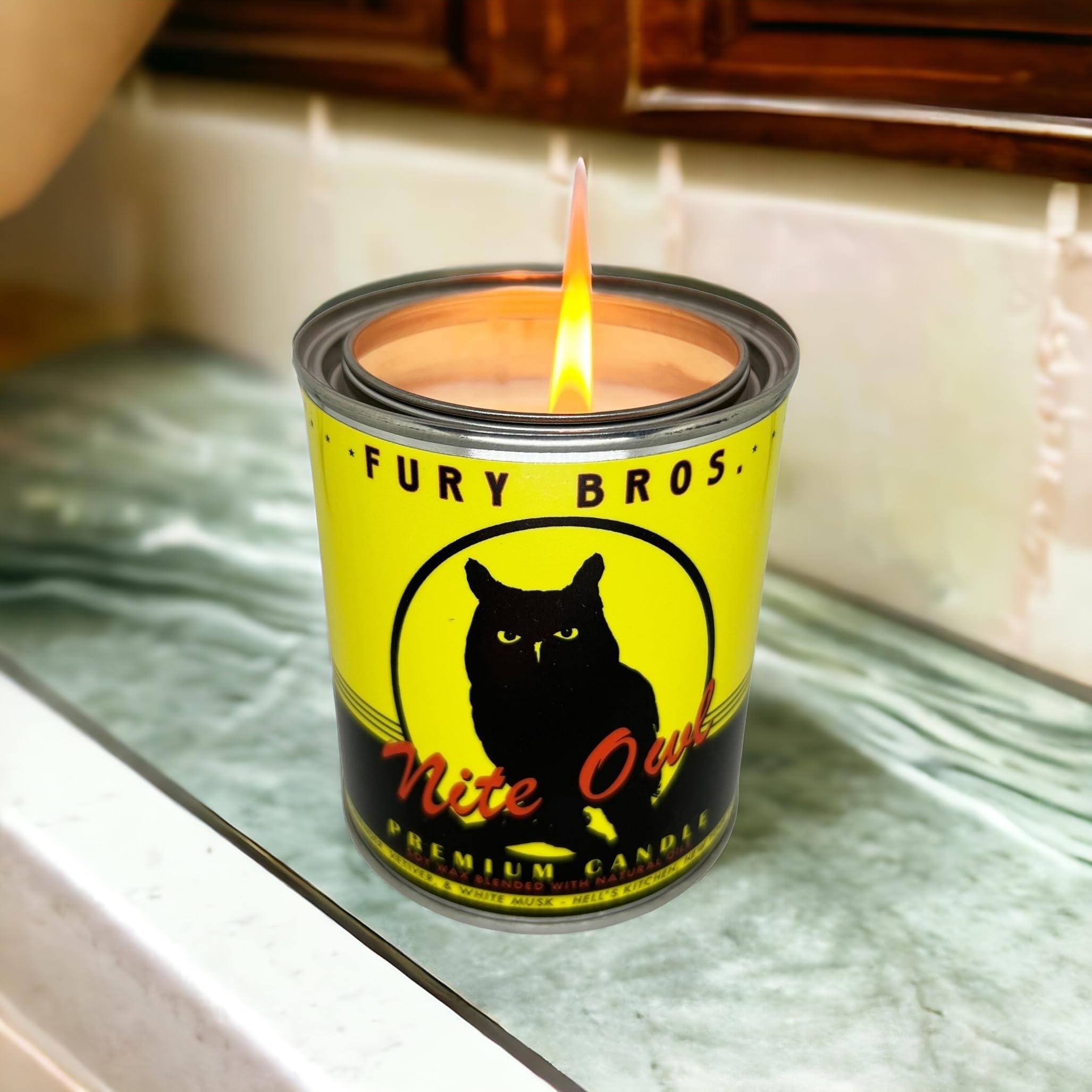 Hecha a mano en EE. UU., vela Fury Bros Nite Owl para regalo.