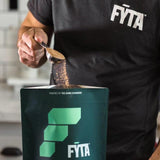 FYTA proteína vanilla con textura suave, evita grumos en bebidas.