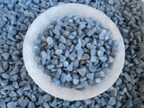 GAF TREASURES Angelite chips para decoraciones de interior y arreglos de jardinería.