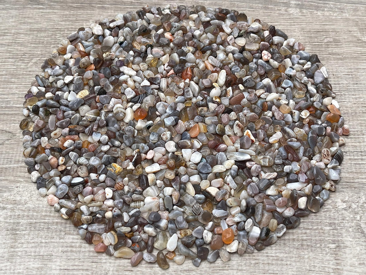 GAF Treasures Botswana Agate Chips de 4 mm, ideales para joyería artesanal.