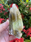 Calcita verde de GAF TREASURES, pieza natural para meditación y decoración.