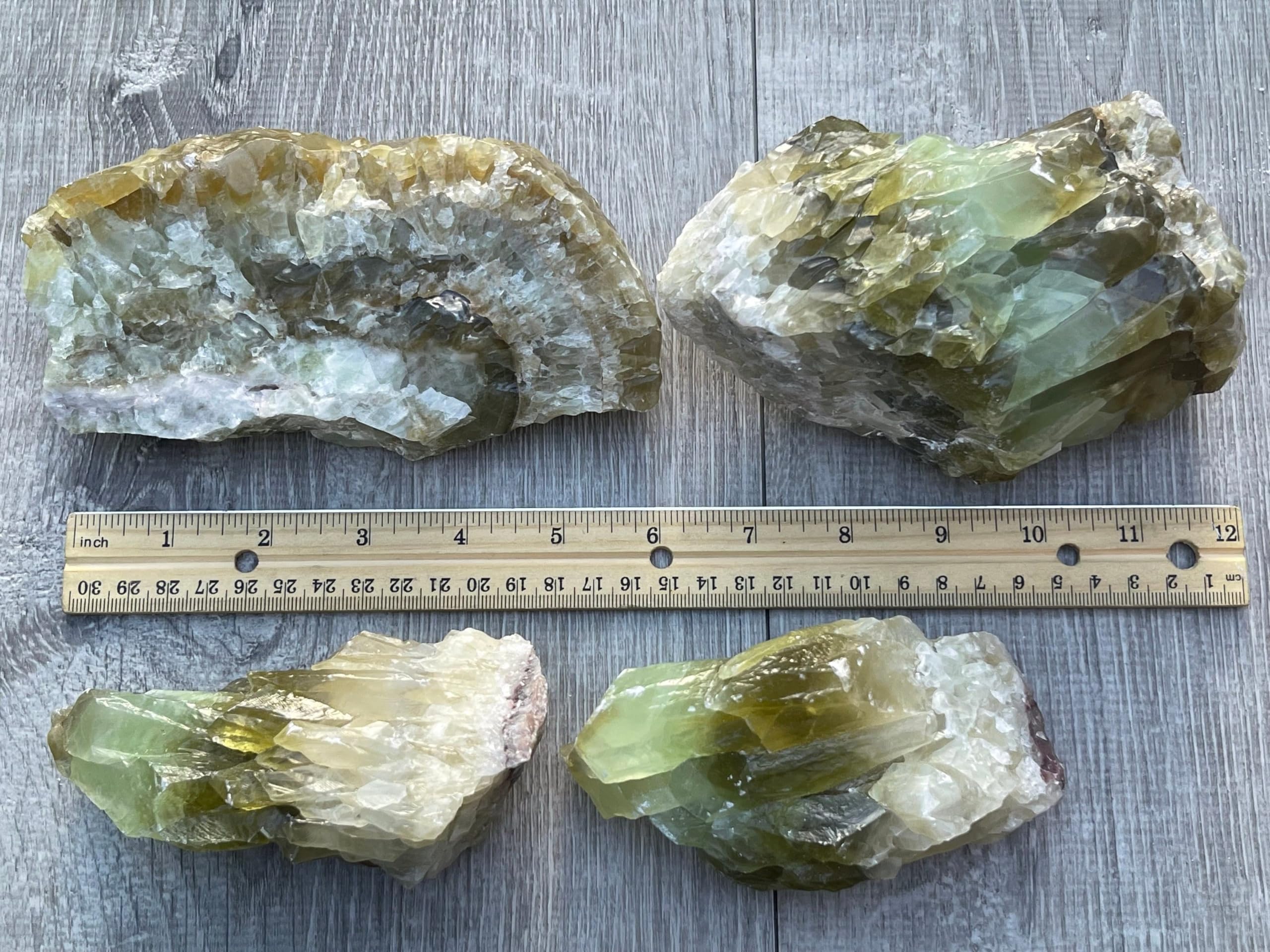 GAF TREASURES Calcita Verde, muestra para exhibición en escritorio.