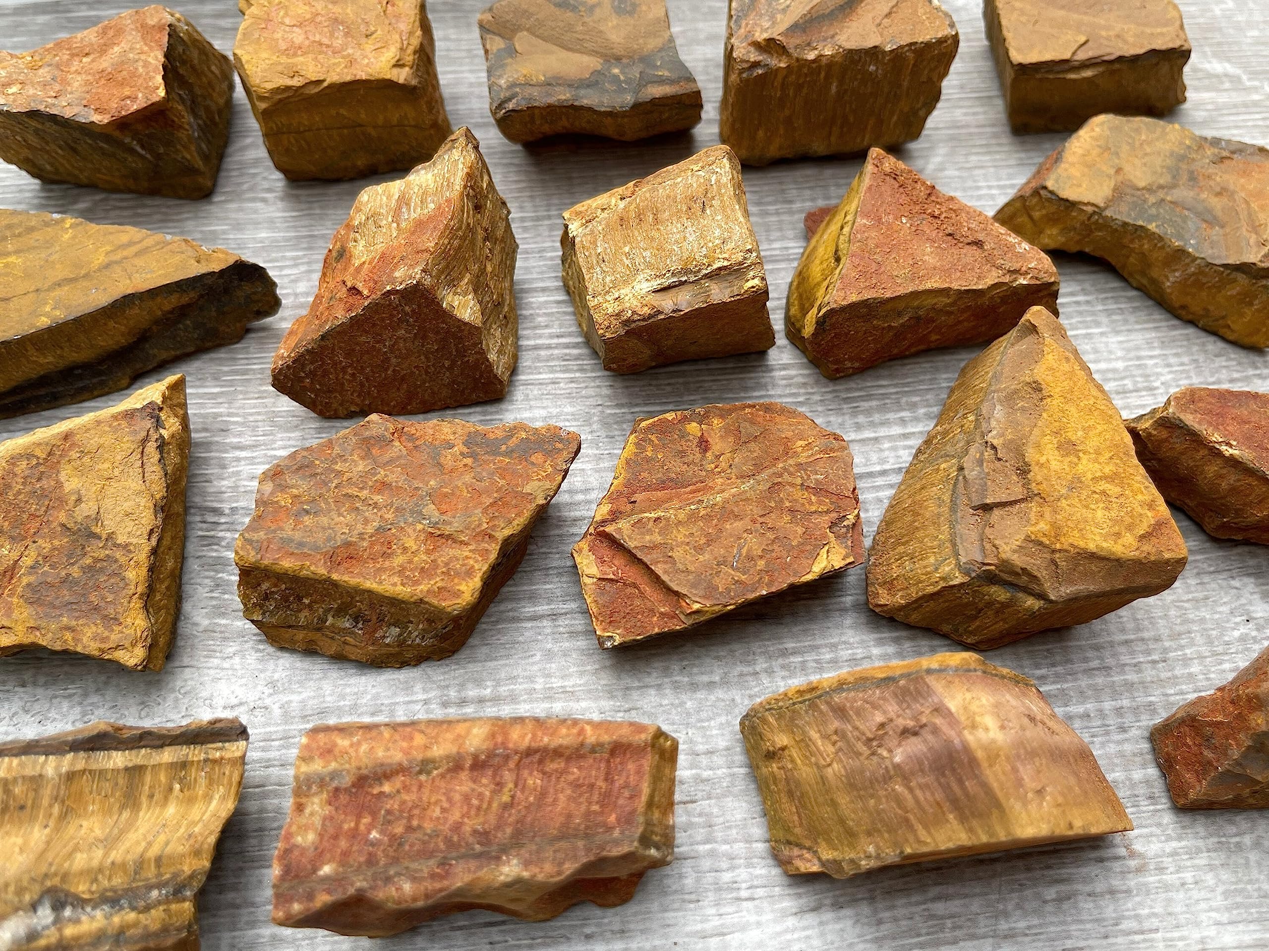 GAF TREASURES ojo de tigre crudo resalta colores cálidos y texturas naturales