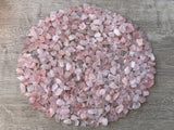 GAF TREASURES: cuarzo rosa sin perforar, perfecto para artesanías y decoración.