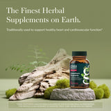 Gaia Herbs Hawthorn Supreme, primer plano de cápsulas líquidas para uso diario.