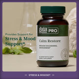 Gaia Herbs PRO Calm Restore: ingredientes orgánicos como manzanilla y lavanda para equilibrio.