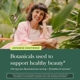 Gaia Herbs Resveratrol, cápsulas de color ámbar, fácil de tragar.