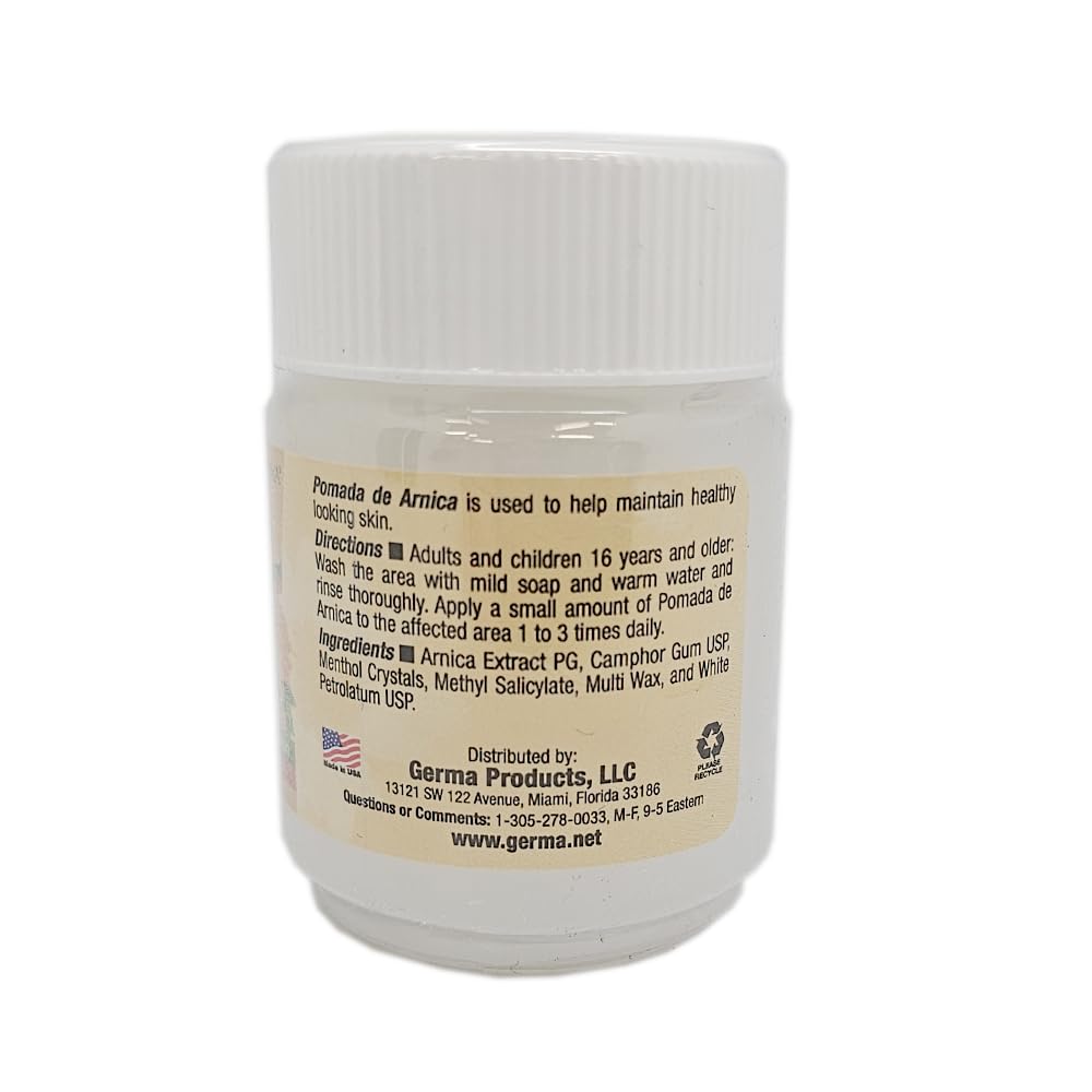 Aplicación de Germa Arnica Ungüento, textura suave que suaviza la piel de las manos.