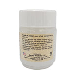 Aplicación de Germa Arnica Ungüento, textura suave que suaviza la piel de las manos.