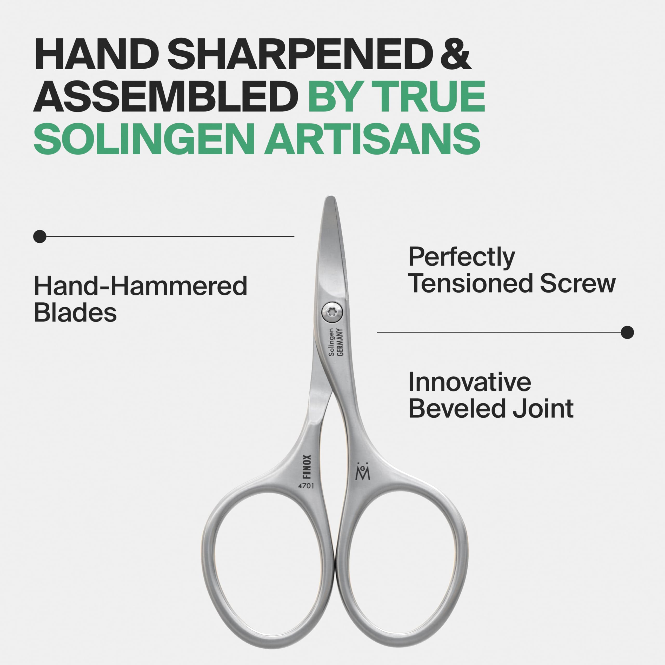 Tijeras de Germanikure con puntas redondeadas para precisión suave en uñas.