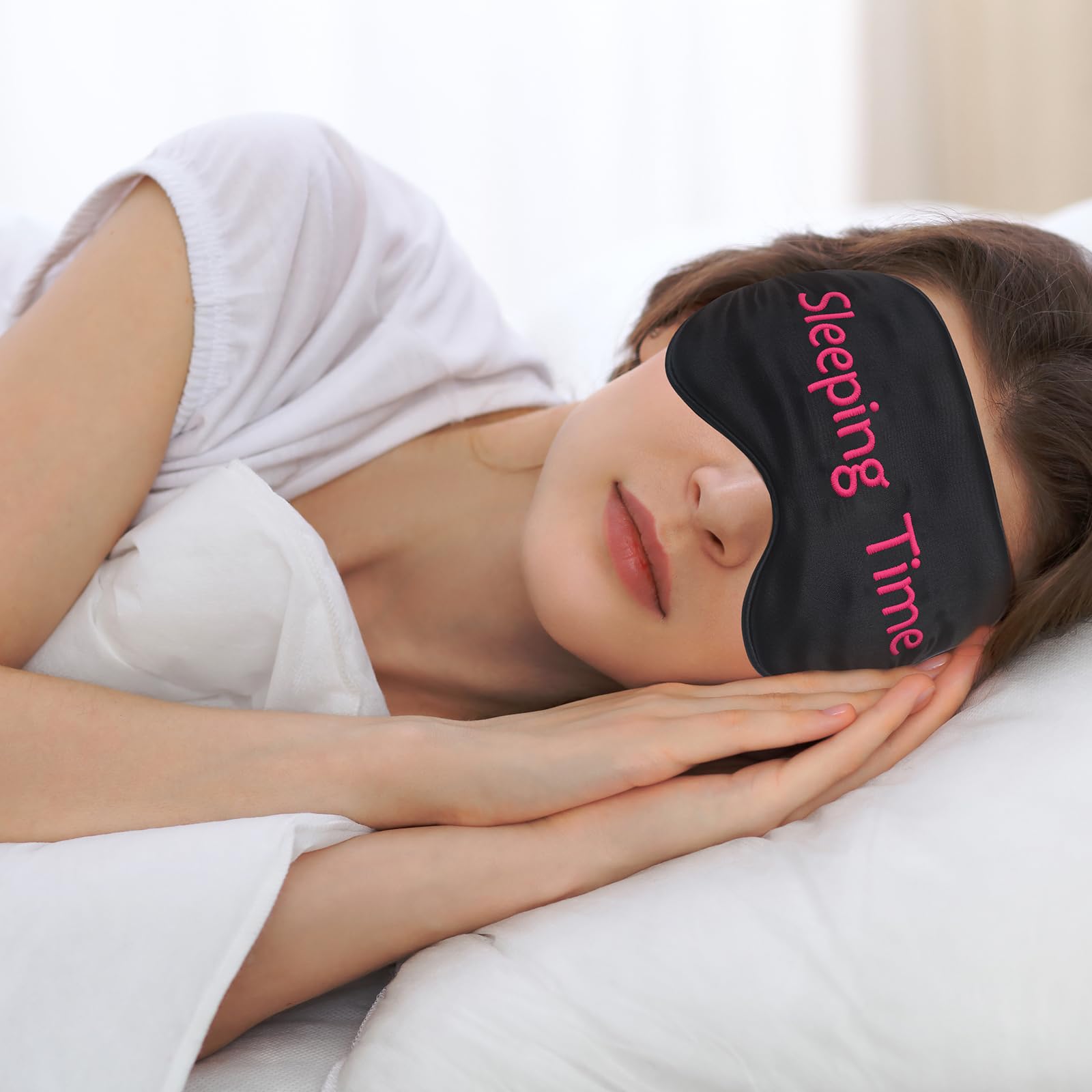 Uso de viaje y siesta con la máscara de dormir Geyoga.