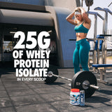 Vaso de mezcla con GHOST Clear Whey Isolate sabor frambuesa azul