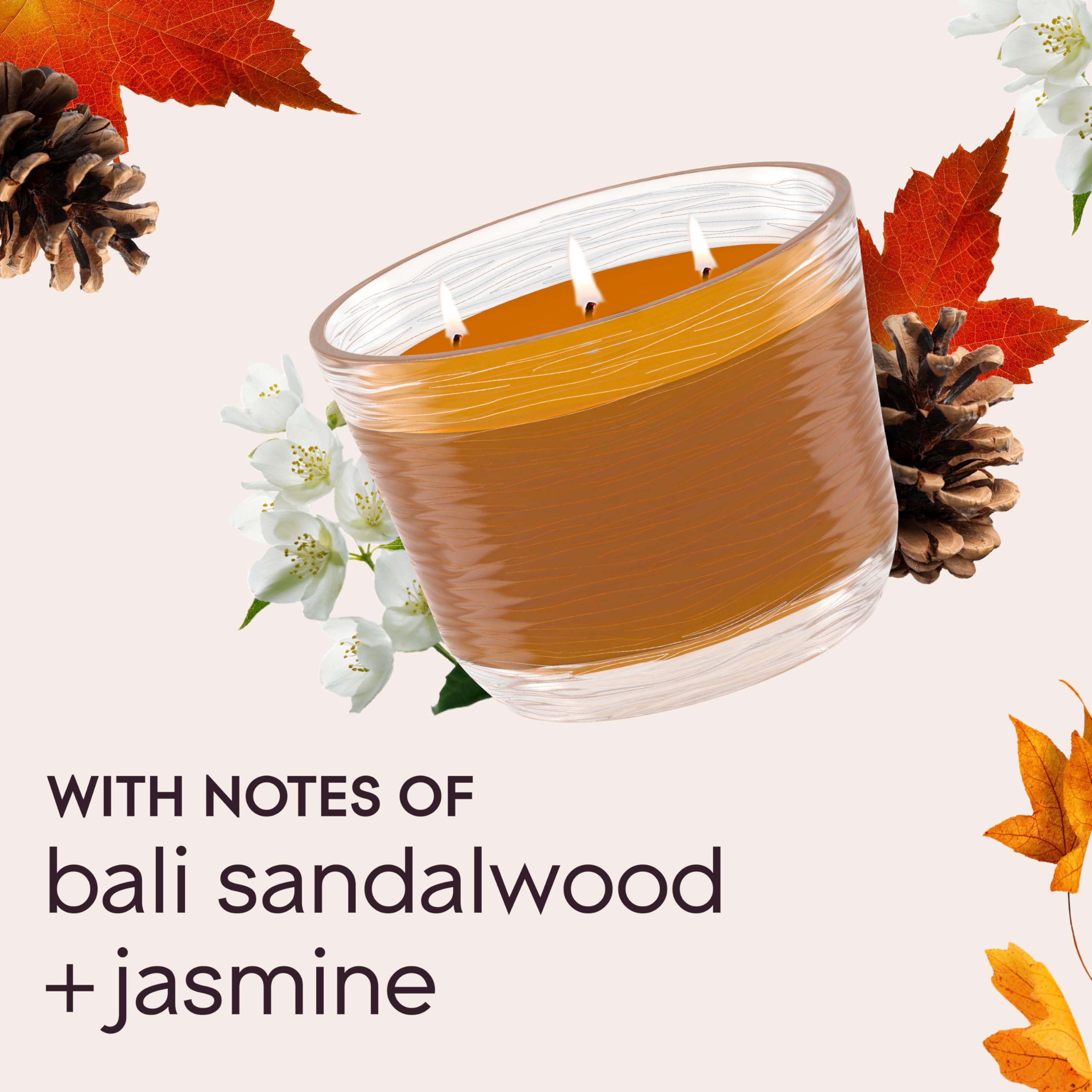 Aceites esenciales en la vela Glade Cashmere Woods para aroma profundo