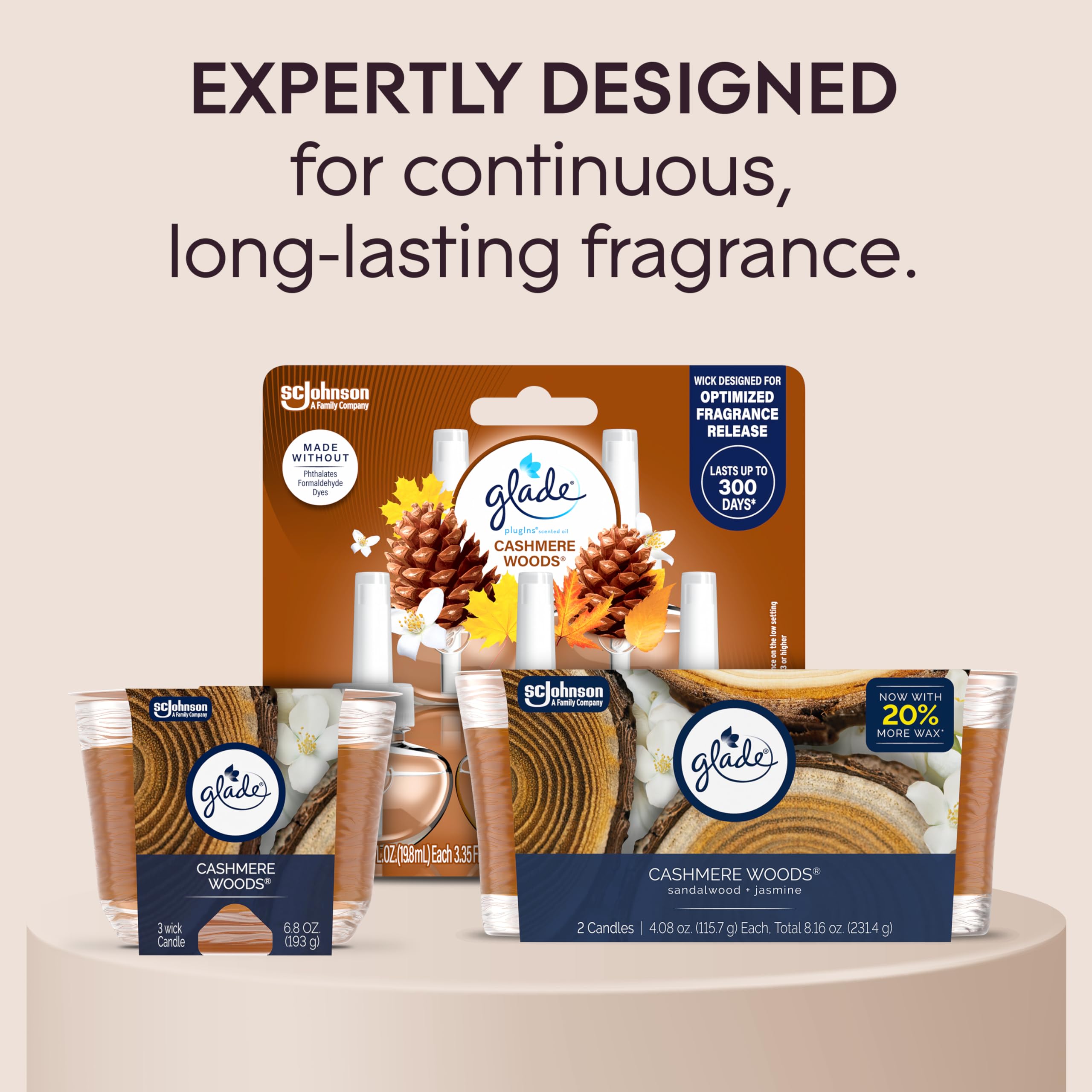 La vela Glade Cashmere Woods perfuma la sala de estar