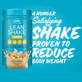 GNC Total Lean Lean Shake textura cremosa en primer plano.