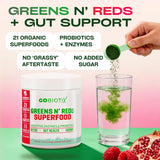 GOBIOTIX Super Greens en vaso con batido verde-rojo refrescante.