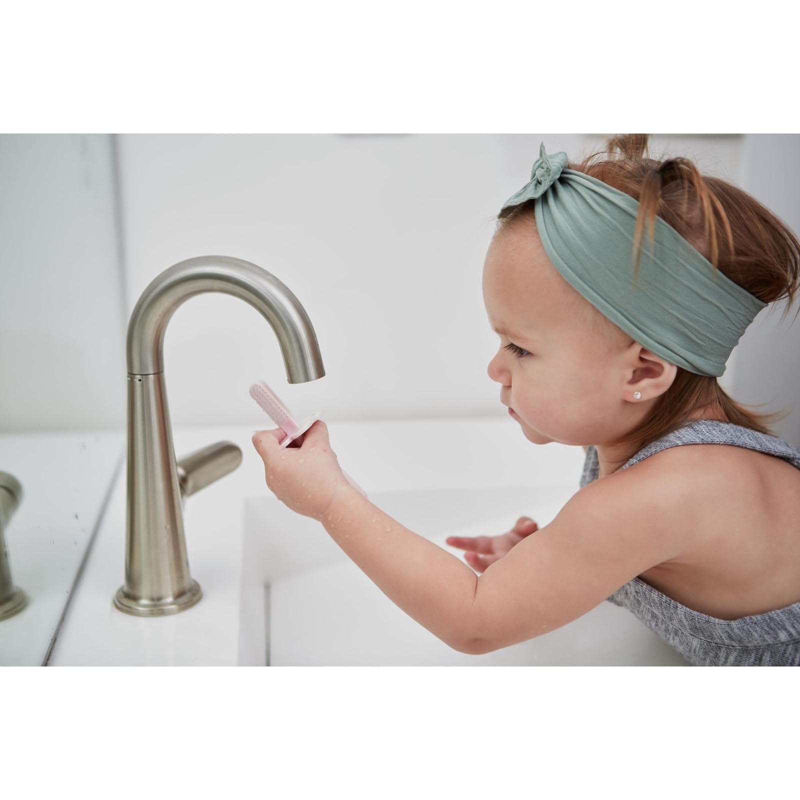 Grabease color blush con diseño amable para niños pequeños