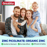 Greabby Zinc Gummies, persona tomando gomitas para dosis diaria fácil