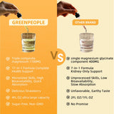Manos sosteniendo frasco GREENPEOPLE para uso diario cómodo