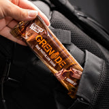 Snack rápido con Grenade Carb Killa, práctico para cualquier descanso.