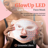 Groomie GlowUp: máscara en uso en casa para cuidado facial cómodo.