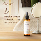 Rostro fresco con bruma de lavanda de Gya Labs para piel hidratada.
