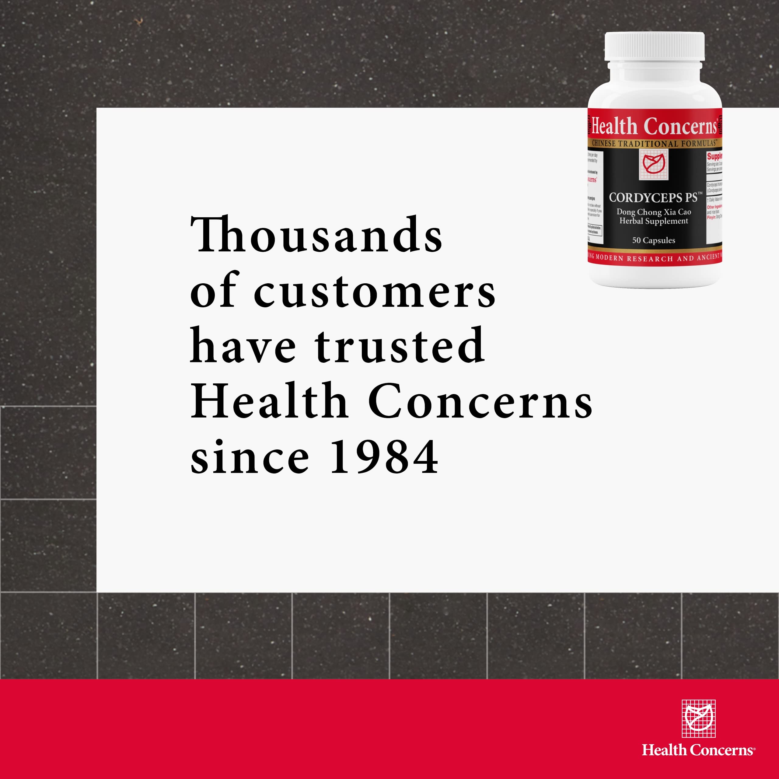 Health Concerns Cordyceps PS, cápsulas en mano para uso diario.