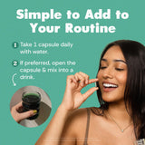 Cápsulas en un vaso de agua, forma rápida de consumo.