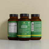 Herb Vitality: persona tomando suplemento como parte de la rutina diaria.