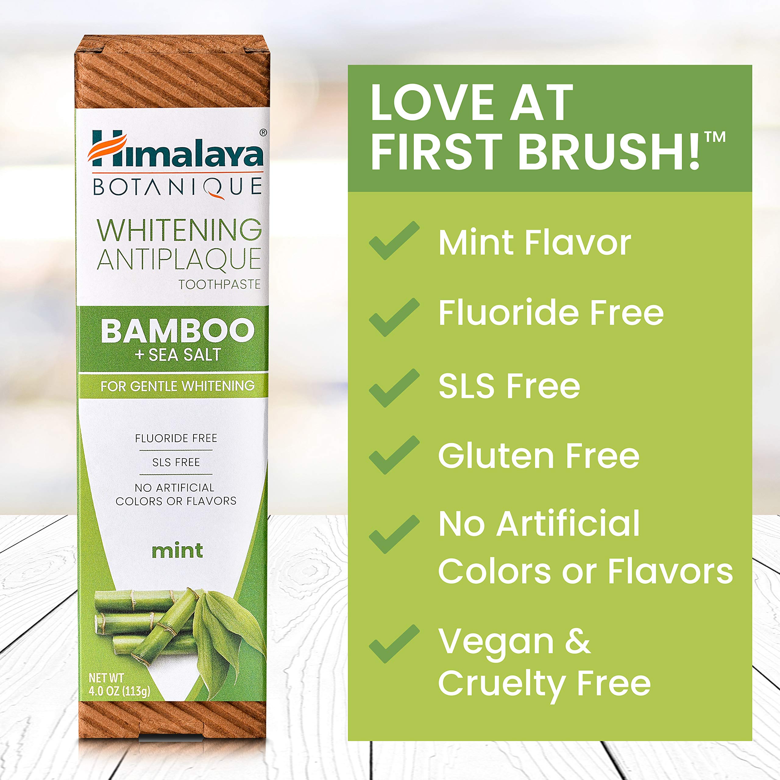 Himalaya Botanique espuma natural para limpieza suave.
