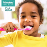 Himalaya Botanique pasta de dientes para niños, uso diario supervisado para una sonrisa saludable.