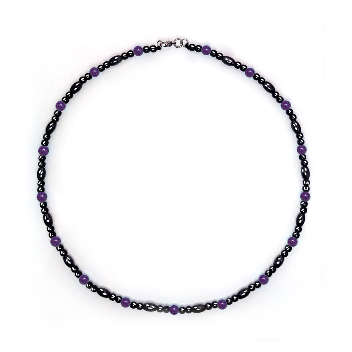 Collar magnético Hion con obsidiana negra y amatista morada para equilibrio diario.