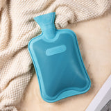 HomeTop botella azul de caucho natural, exterior suave y calor prolongado.