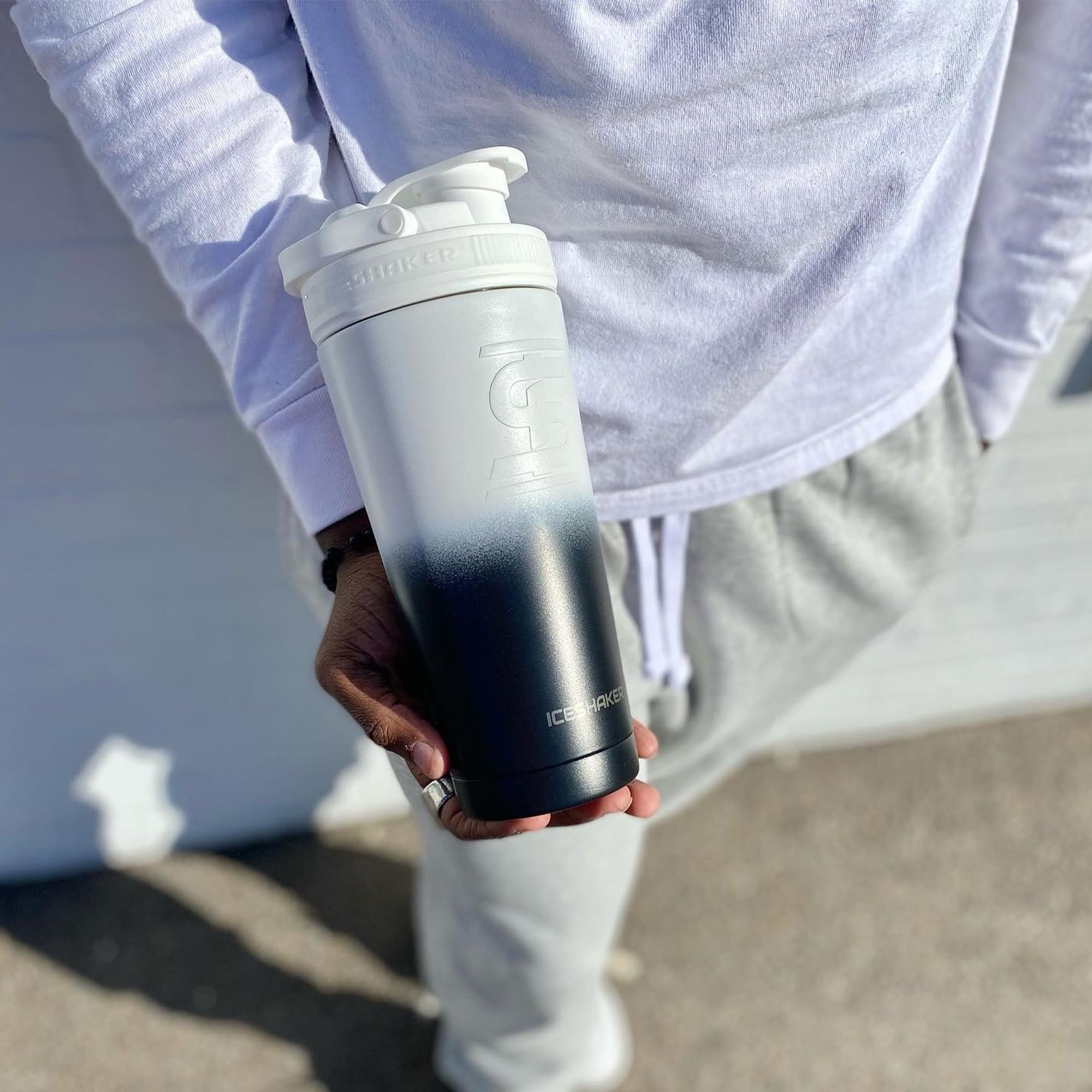 Ice Shaker medidas internas, facilita mezclas precisas en entrenamientos.