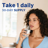 Innate Vitality cápsulas tomándose en un vaso para consumo diario.