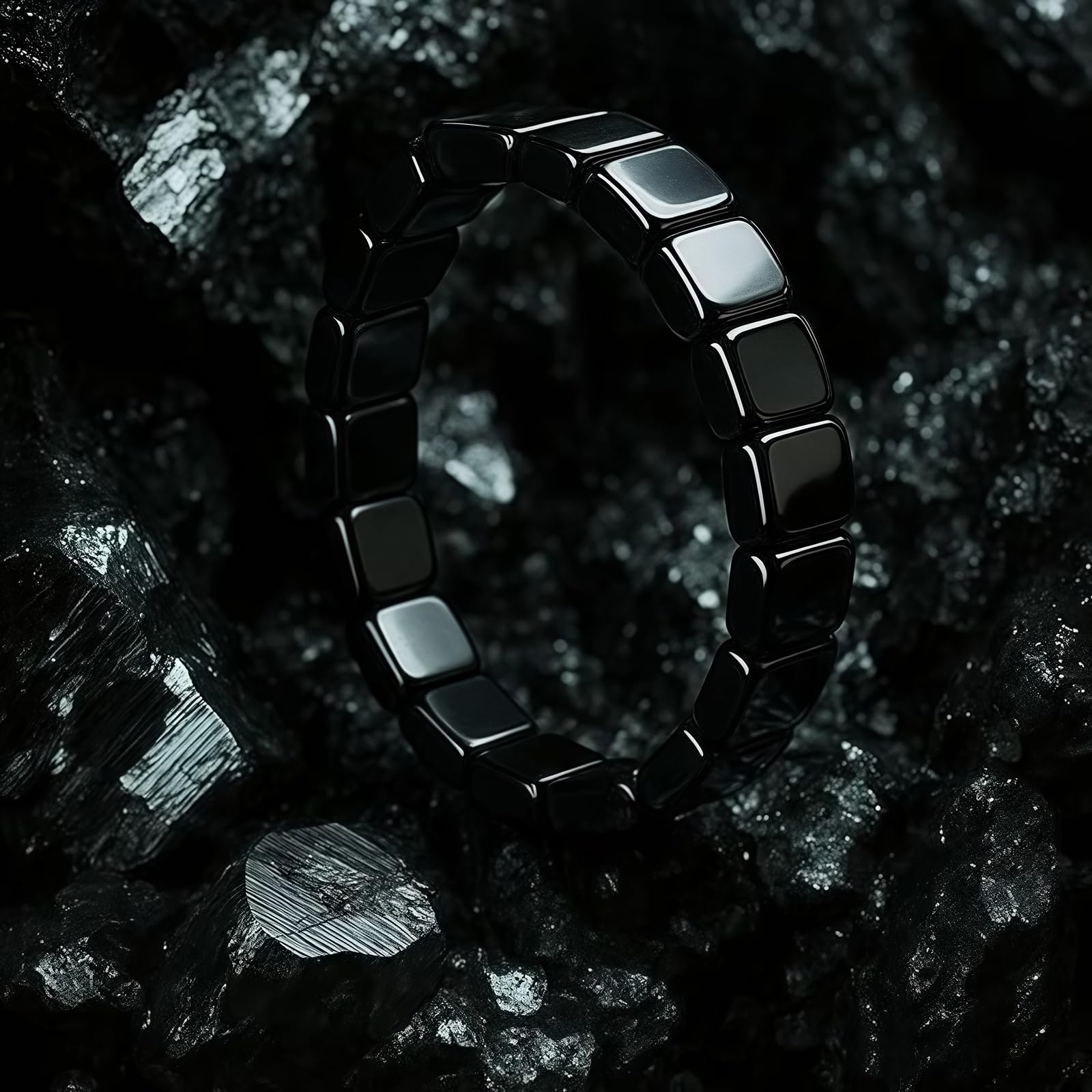 INROAN pulsera de hematita, estilo minimalista para cualquier atuendo.