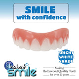 Instant Smile Comfort Fit Flex con brillo blanco que no mancha con el uso diario.