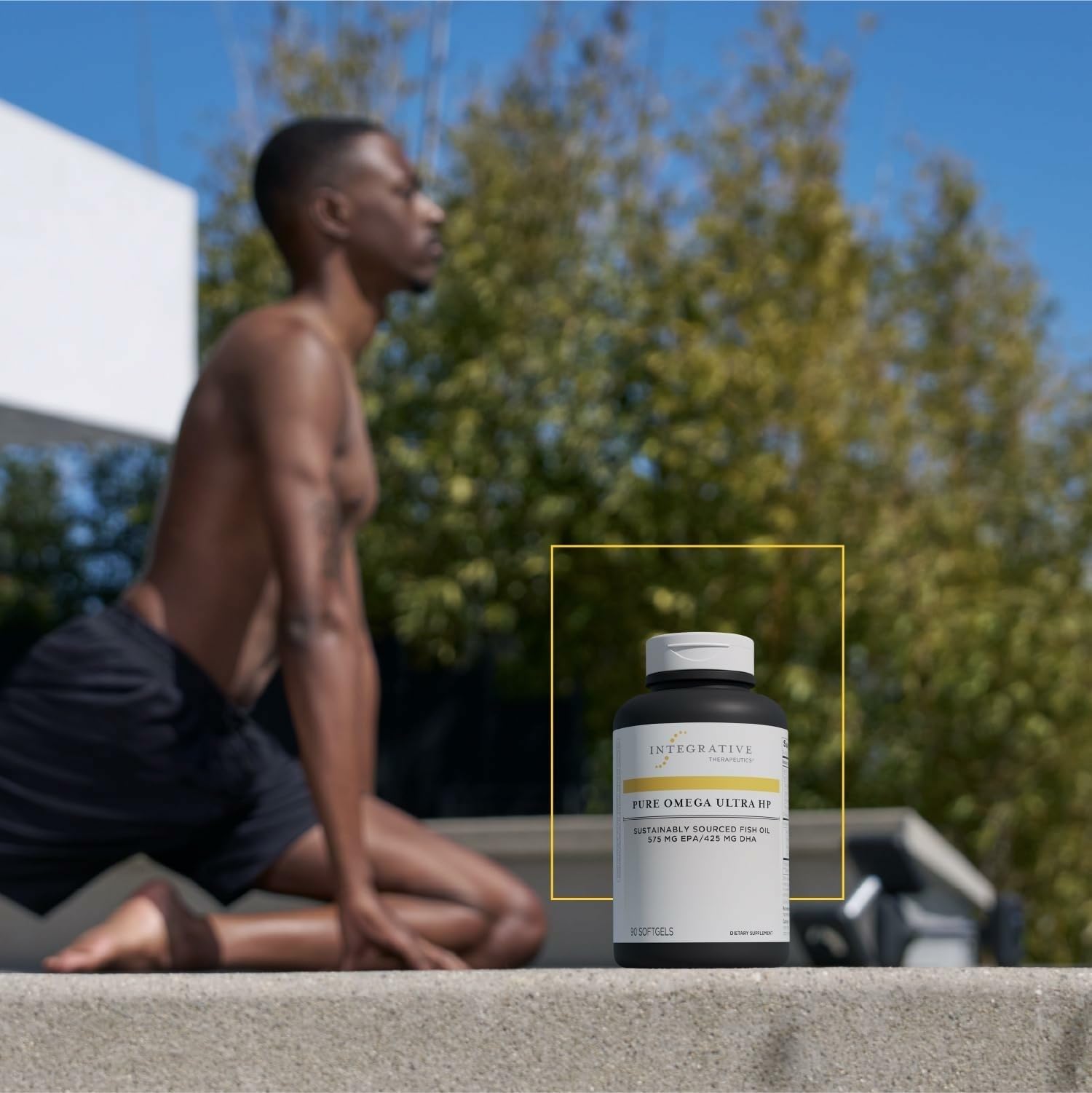Integrative Therapeutics Pure Omega Ultra HP 1392 mg, fondo natural para imagen de producto.
