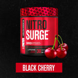 Jacked Factory Nitrosurge Shred, vertiendo en shaker, ideal para sesiones de entrenamiento intensas.