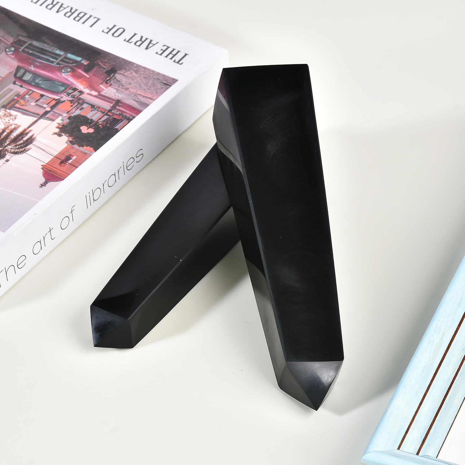Ambiente positivo con obsidiana negra de JIC Gem, ideal para decoración y enfoque