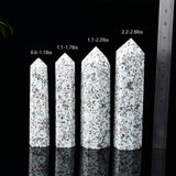 Balmatín quartz obelisco en interior: decoración y uso en meditaciones.