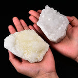 Cristales de cuarzo blancos JIC Gem brindan claridad y enfoque.