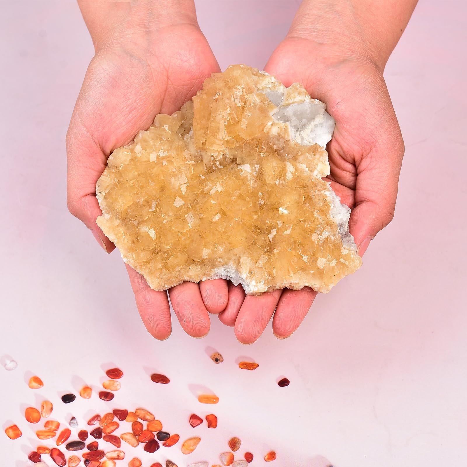 JIC Gem druzy amarillo, pieza decorativa que inspira positividad diaria.