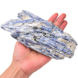 JIC Gem cianita azul cruda, forma irregular para práctica de meditación y equilibrio.