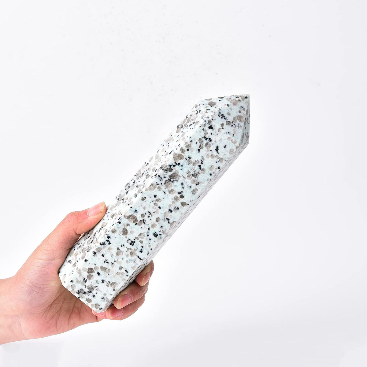 JIC Gem obelisco balmatín cristal: punto focal para armonía y claridad mental.